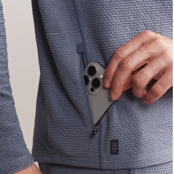 RHONE Tribeca Tech 1/2 Zip Textured Mid Layer Stretch Medium in Folkstone Gray - Picture 8 of 16